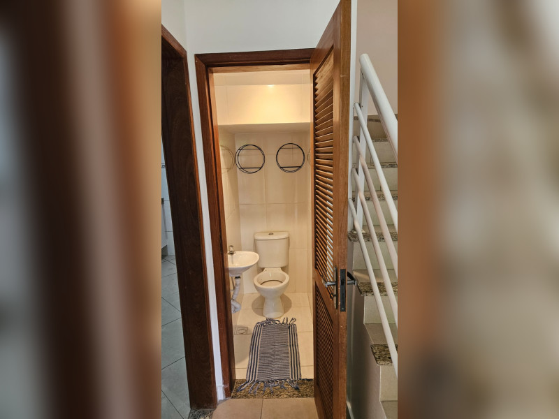 Casa de condomínio para alugar Bento Ribeiro com 102m² e 2 quartos por R$ 2.000 - img-20250610-wa0043.jpg