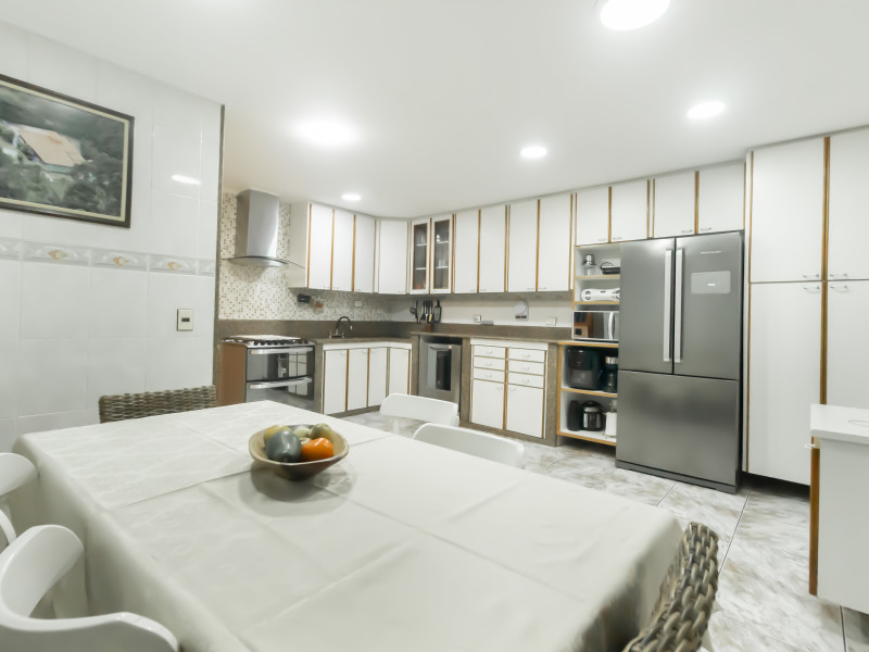 Casa à venda Brasilândia com 315m² e 3 quartos por R$ 620.000 - img-977143.jpg