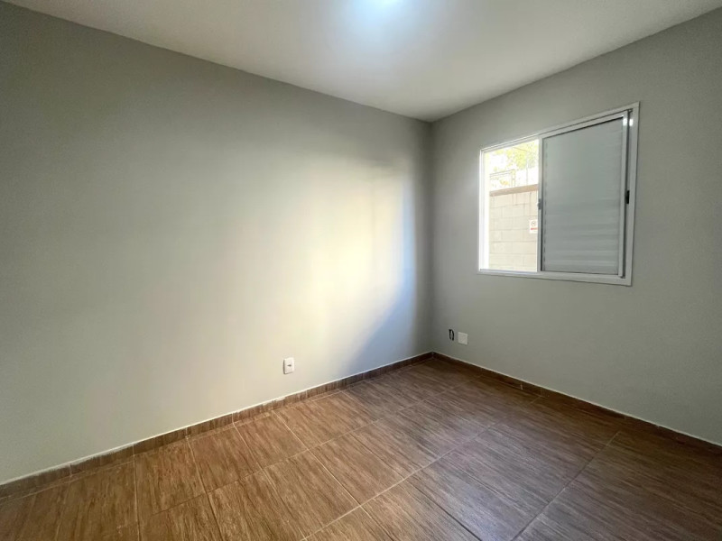 Apartamento à venda Jardim Rio das Pedras com 55m² e 2 quartos por R$ 210.000 - apto-cotia-quarto-fundos-01.jpg