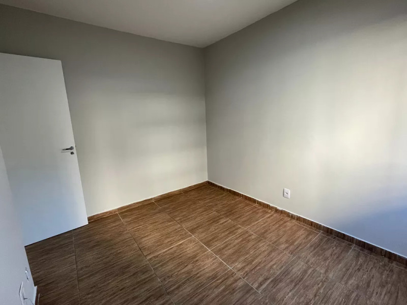 Apartamento à venda Jardim Rio das Pedras com 55m² e 2 quartos por R$ 210.000 - apto-cotia-quarto-fundos-02.jpg