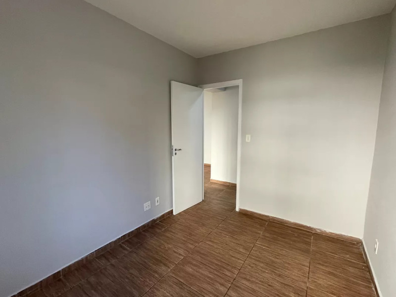 Apartamento à venda Jardim Rio das Pedras com 55m² e 2 quartos por R$ 210.000 - apto-cotia-quarto-perto-sala-03.jpg