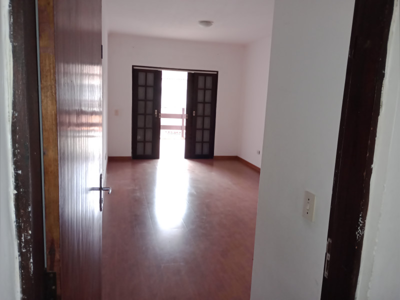 Casa à venda Parque São Vicente com 256m² e 4 quartos por R$ 860.000 - img-20250728-133736216-mfnr.jpg