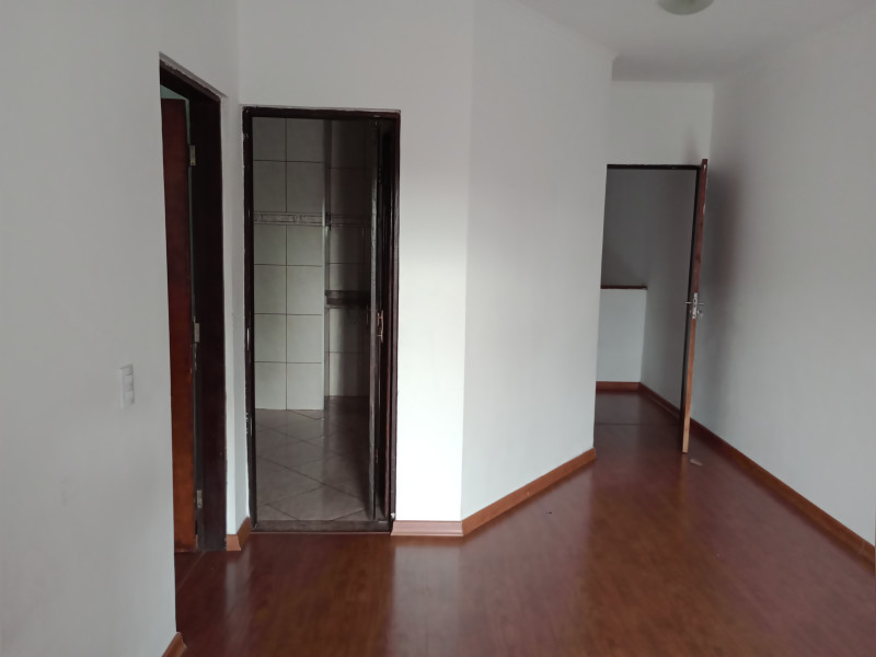 Casa à venda Parque São Vicente com 256m² e 4 quartos por R$ 860.000 - img-20250728-133832227-mfnr.jpg