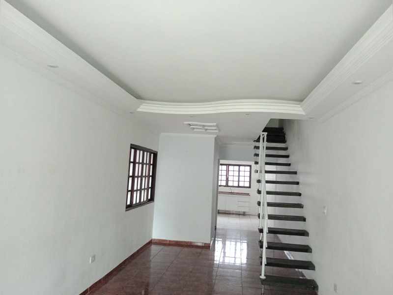Casa à venda Parque São Vicente com 256m² e 4 quartos por R$ 860.000 - img-20250728-134103228-mfnr.jpg