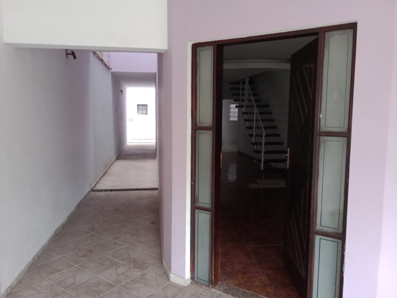 Casa à venda Parque São Vicente com 256m² e 4 quartos por R$ 860.000 - img-20250728-134116899-mfnr.jpg
