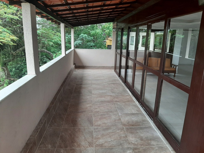 Casa de condomínio à venda Itanhangá com 380m² e 5 quartos por R$ 690.000 - 09-varanda.jpg