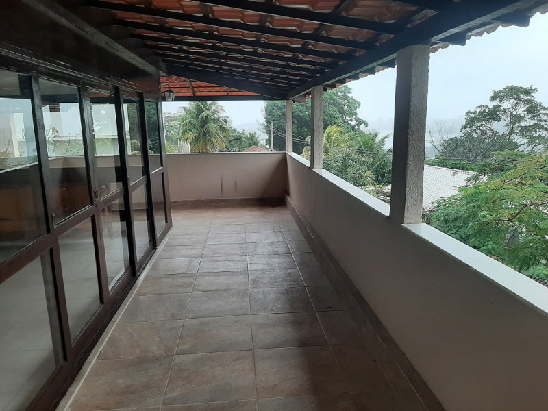 Casa de condomínio à venda Itanhangá com 380m² e 5 quartos por R$ 600.000 - 10-varanda.jpg