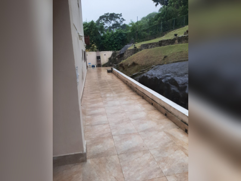 Casa de condomínio à venda Itanhangá com 380m² e 5 quartos por R$ 600.000 - 11-fundos-da-casa.jpg