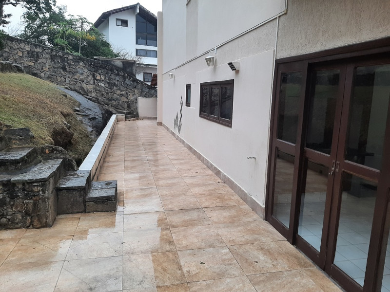 Casa de condomínio à venda Itanhangá com 380m² e 5 quartos por R$ 600.000 - 12-fundos-da-casa.jpg