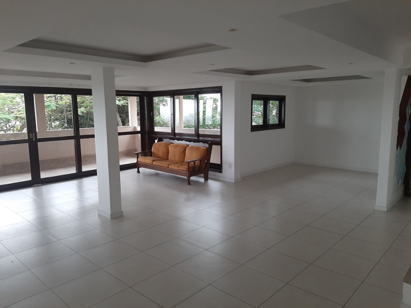 Casa de condomínio à venda Itanhangá com 380m² e 5 quartos por R$ 600.000 - 18-sala-vista-da-porta-social.jpg