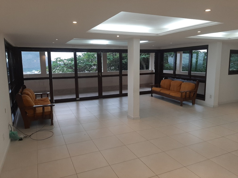 Casa de condomínio à venda Itanhangá com 380m² e 5 quartos por R$ 600.000 - 20-sala-outra-visao.jpg