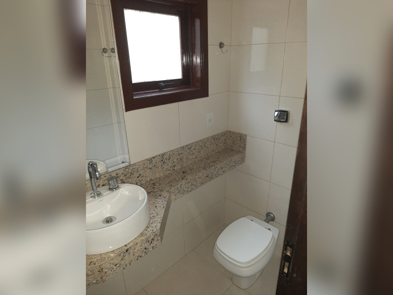 Casa de condomínio à venda Itanhangá com 380m² e 5 quartos por R$ 600.000 - 22-lavabo-sala.jpg