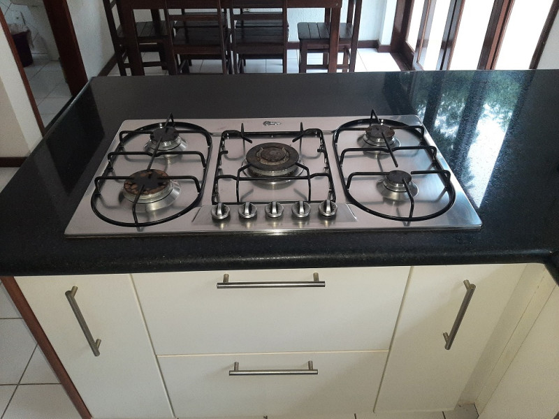 Casa de condomínio à venda Itanhangá com 380m² e 5 quartos por R$ 600.000 - 25-cooktop.jpg