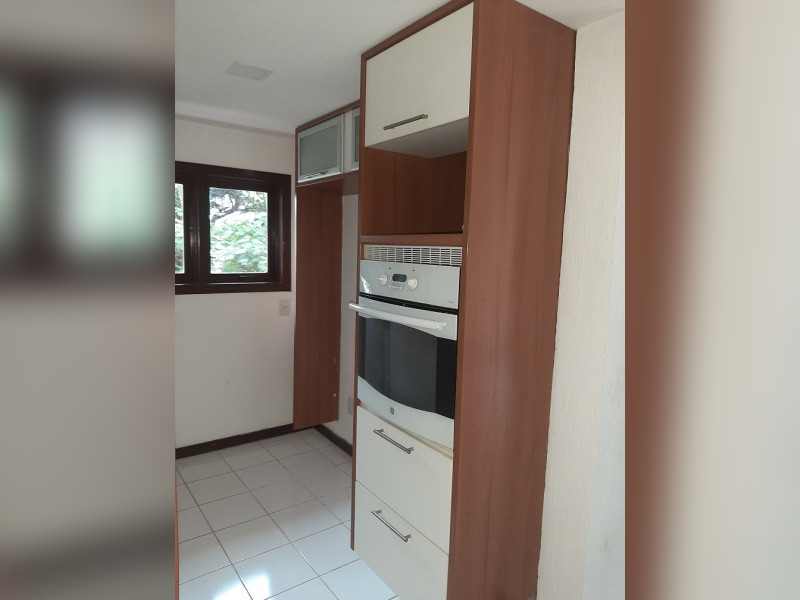 Casa de condomínio à venda Itanhangá com 380m² e 5 quartos por R$ 600.000 - 28-armarios-da-cozinha.jpg