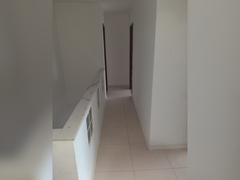 Casa de condomínio à venda Itanhangá com 380m² e 5 quartos por R$ 600.000 - 38-corredor-de-acesso-aos-quartos.jpg