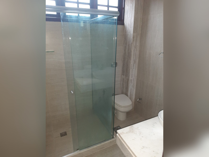 Casa de condomínio à venda Itanhangá com 380m² e 5 quartos por R$ 600.000 - 41-banheiro-da-suite.jpg