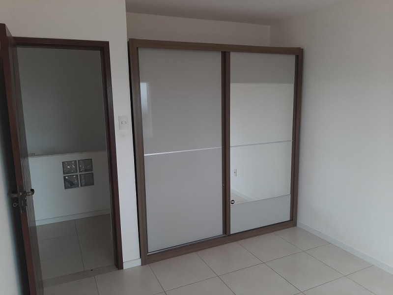 Casa de condomínio à venda Itanhangá com 380m² e 5 quartos por R$ 600.000 - 51-quarto-2-visao-do-lado-oposto.jpg