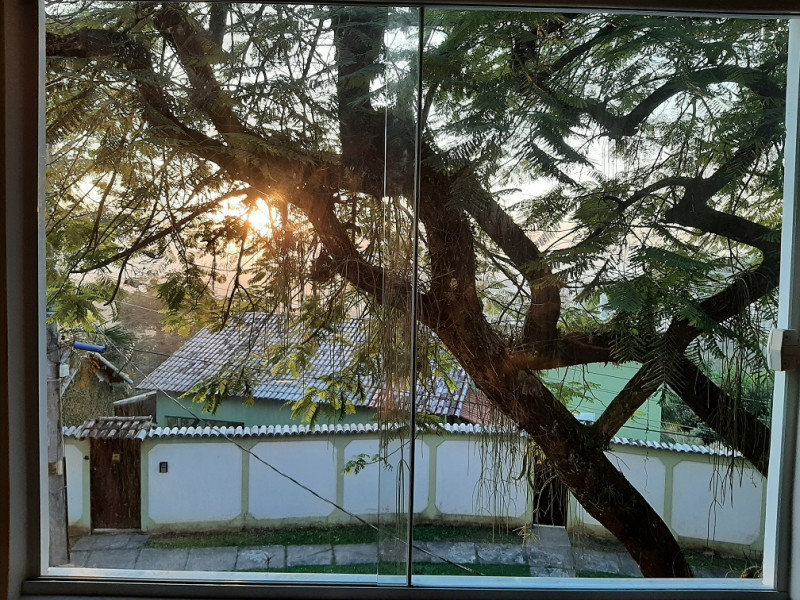 Casa de condomínio à venda Itanhangá com 380m² e 5 quartos por R$ 600.000 - 61-vista-da-janela-da-sala.jpg