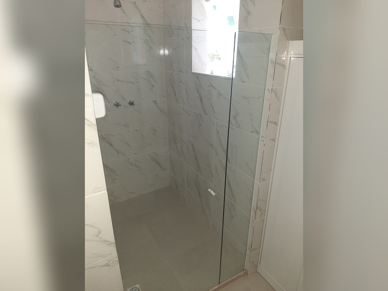 Casa de condomínio à venda Itanhangá com 380m² e 5 quartos por R$ 600.000 - 71-banheiro-box.jpg