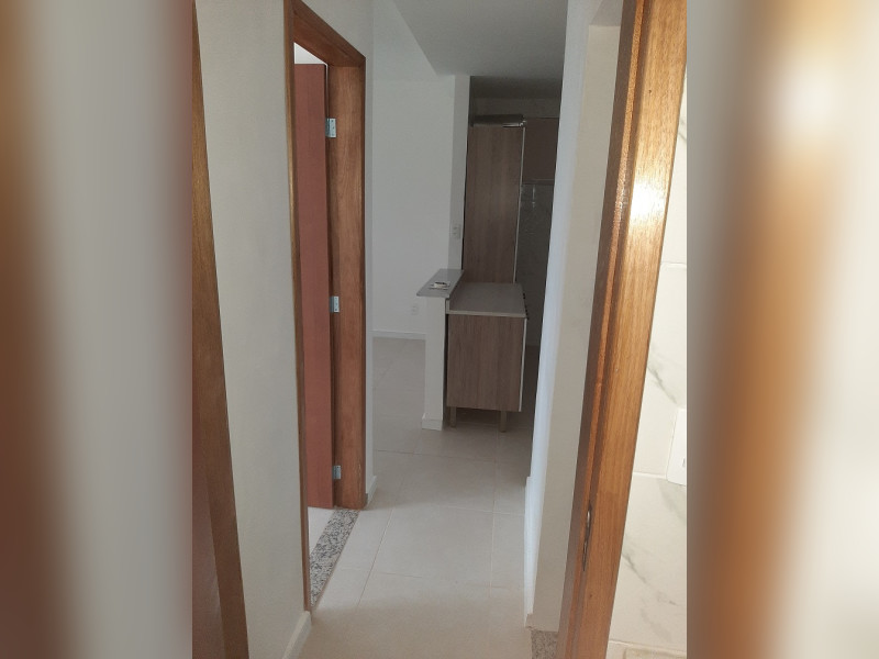 Casa de condomínio à venda Itanhangá com 380m² e 5 quartos por R$ 600.000 - 74-corredor-vista-do-banheiro.jpg