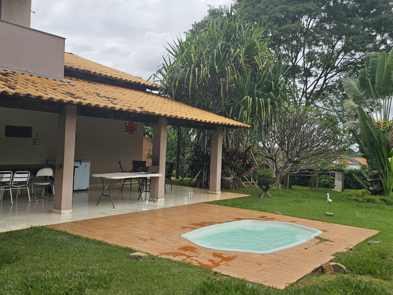 Chácara à venda Centro com 300m² e 4 quartos por R$ 800.000 - 1000297062.jpg