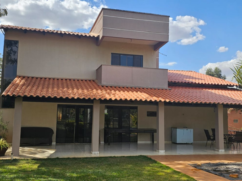 Chácara à venda Centro com 300m² e 4 quartos por R$ 800.000 - 1000369221.jpg
