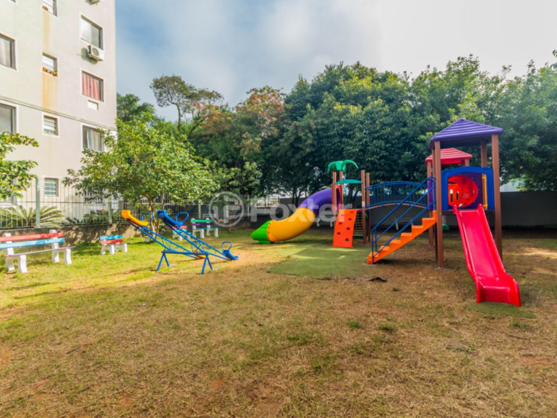 Apartamento à venda Costa e Silva com 75m² e 2 quartos por R$ 240.000 - pracinha-2.png