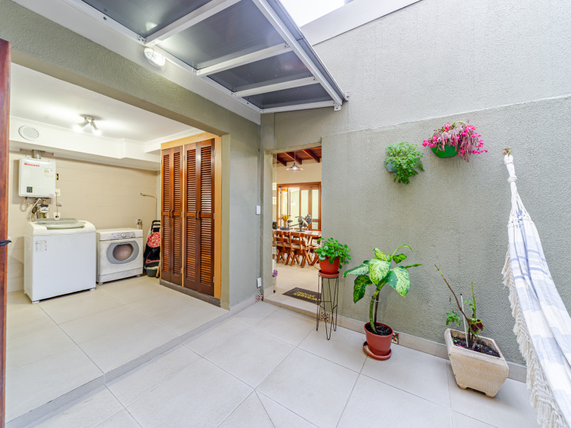 Casa de condomínio à venda Cavalhada com 219m² e 4 quartos por R$ 955.000 - 1000103965.jpg