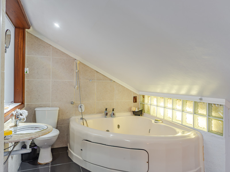 Casa de condomínio à venda Cavalhada com 219m² e 4 quartos por R$ 955.000 - 1000103992.jpg