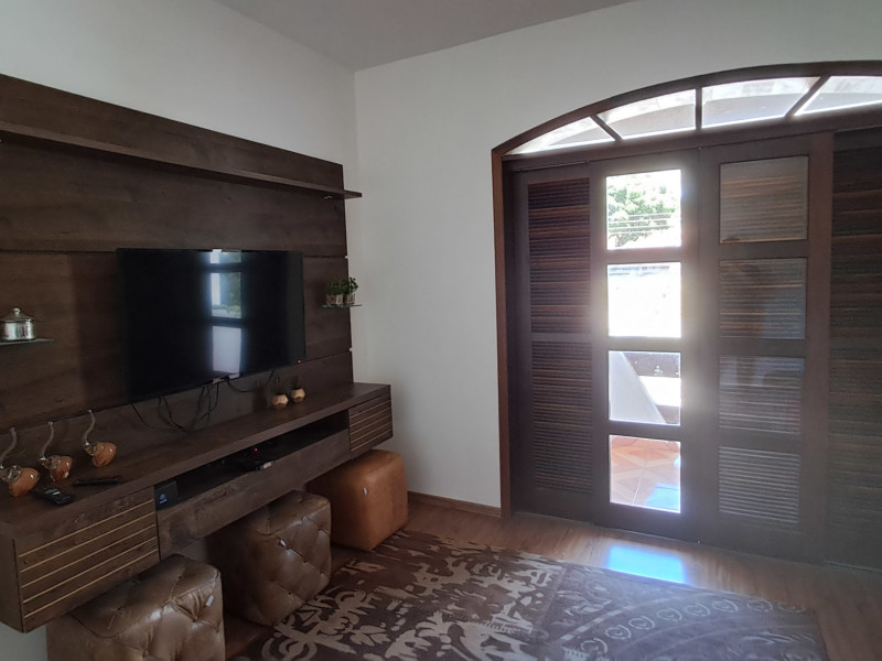 Casa à venda Jardim do Ypê com 288m² e 4 quartos por R$ 800.000 - 20251205-123650.jpg