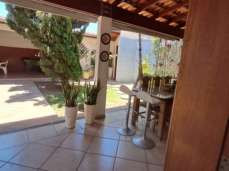 Casa à venda Jardim do Ypê com 288m² e 4 quartos por R$ 800.000 - 20251205-123942.jpg