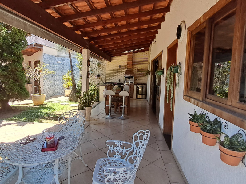 Casa à venda Jardim do Ypê com 288m² e 4 quartos por R$ 800.000 - 20251205-123954.jpg