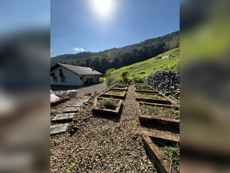 Sítio à venda Centro com 49000m² e 2 quartos por R$ 890.000 - imagem-do-whatsapp-de-2025-08-22-as-171531-17457e6d.jpg