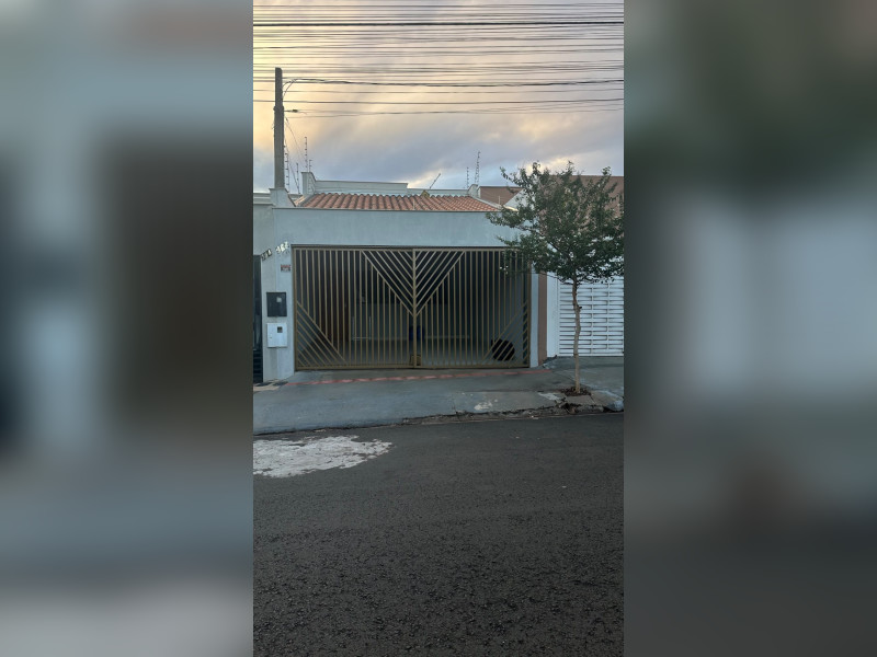 Casa à venda Loteamento Chamonix com 107m² e 3 quartos por R$ 420.000 - fachada.jpg