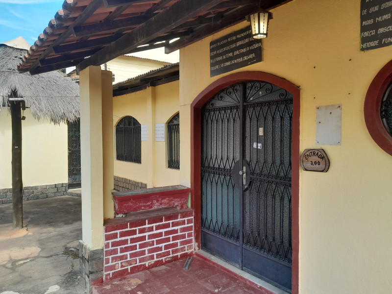 Casa à venda Mantiquira com 360m² e 5 quartos por R$ 550.000 - 20250821-111047.jpg