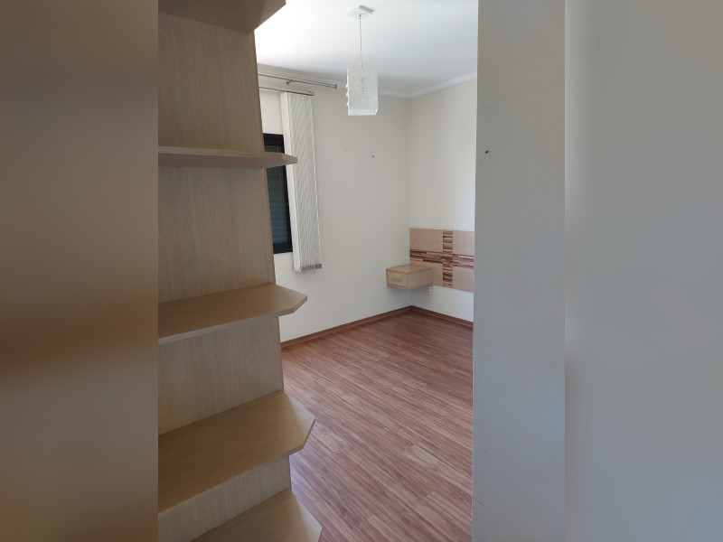 Apartamento à venda Vila Japi II com 91m² e 3 quartos por R$ 680.000 - 10suite-vista-porta.jpg