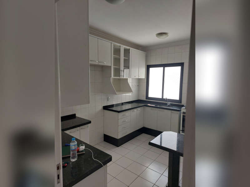 Apartamento à venda Vila Japi II com 91m² e 3 quartos por R$ 680.000 - 27cozinha-vista.jpg