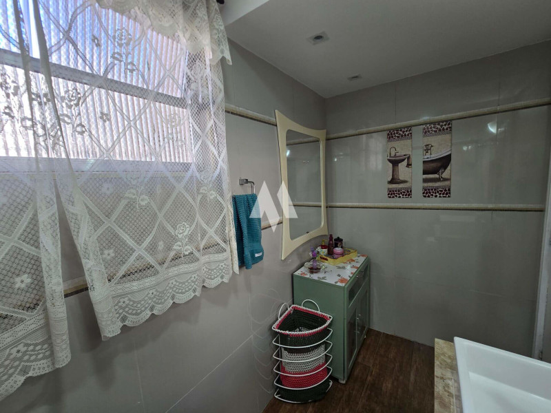 Apartamento à venda Centro com 90m² e 2 quartos por R$ 450.000 - banheiro3-1.jpg