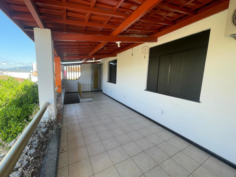 Casa à venda Centro com 365m² e 3 quartos por R$ 600.000 - 1000397063.jpg
