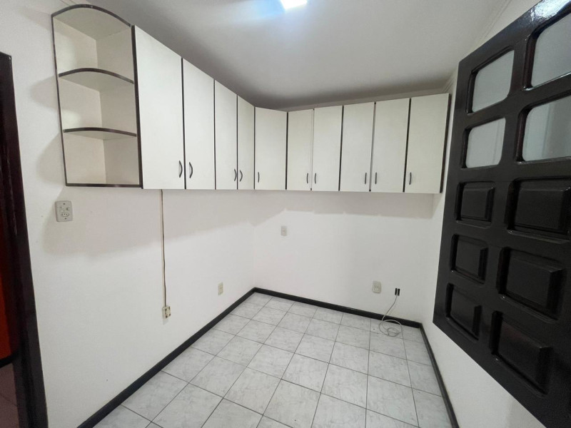 Casa à venda Centro com 365m² e 3 quartos por R$ 600.000 - 1000397083.jpg