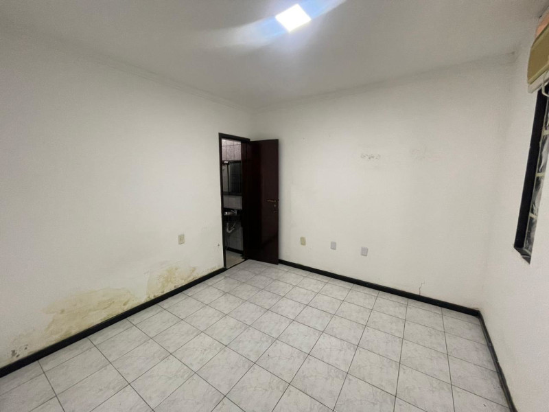 Casa à venda Centro com 365m² e 3 quartos por R$ 600.000 - 1000397085.jpg