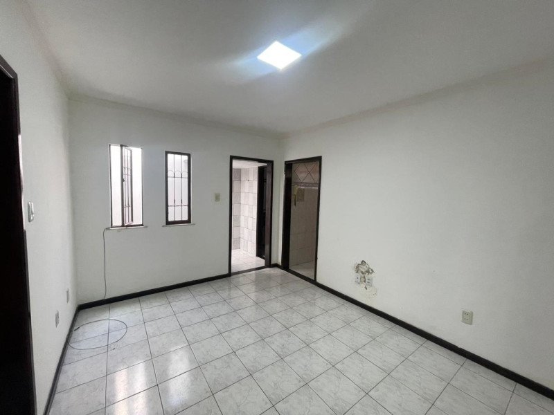 Casa à venda Centro com 365m² e 3 quartos por R$ 600.000 - 1000397089.jpg