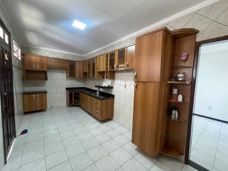 Casa à venda Centro com 365m² e 3 quartos por R$ 600.000 - 1000397091.jpg