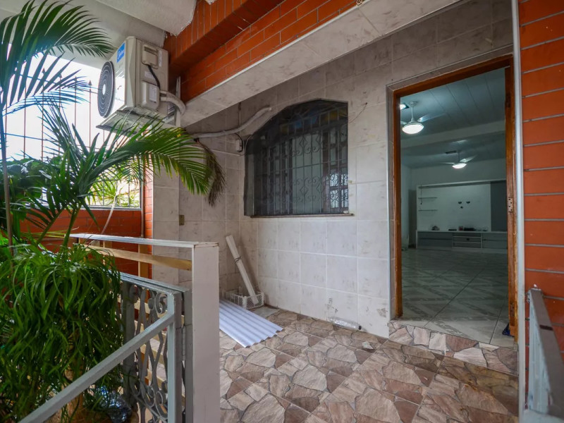 Casa à venda Vila dos Remédios com 340m² e 2 quartos por R$ 517.000 - varanda.jpg