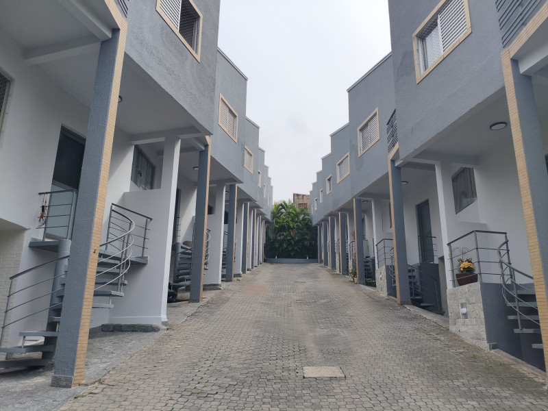 Casa de condomínio à venda Vila Carmosina com 89m² e 2 quartos por R$ 300.000 - 1000178524.jpg