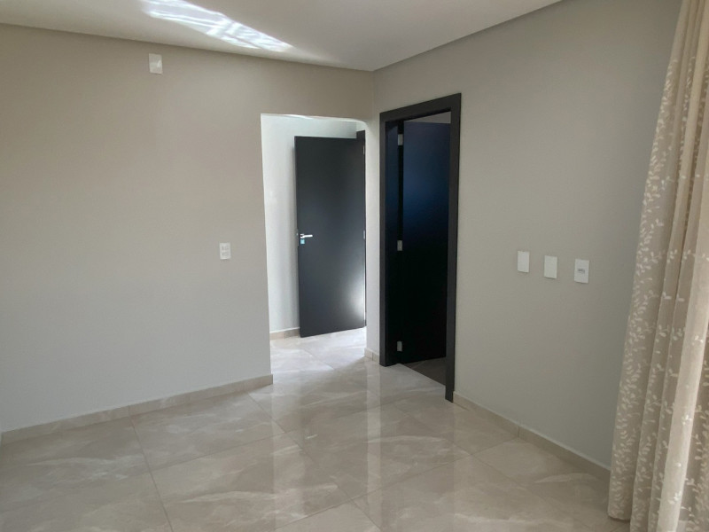 Casa à venda Jardim Belo Horizonte com 204m² e 3 quartos por R$ 698.000 - 8.JPG