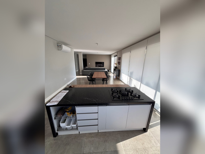 Chácara à venda Vale das Laranjeiras com 390m² e 4 quartos por R$ 3.300.000 - 5cozinha-sala-de-estara.jpg