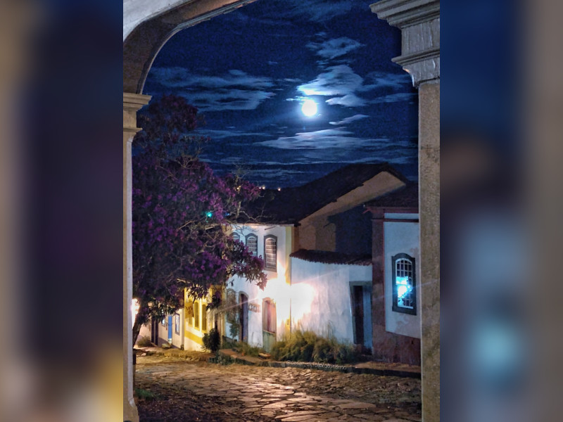 Casa à venda Centro com 300m² e 5 quartos por R$ 7.000.000 - fb-img-1755682488798.jpg