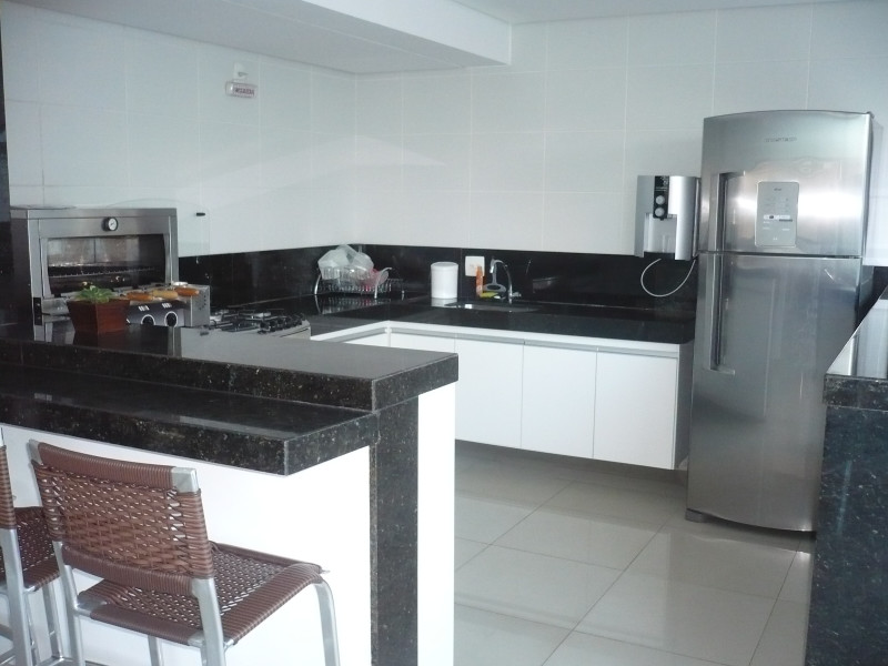 Apartamento à venda Buritis com 150m² e 4 quartos por R$ 1.300.000 - 07c-salao-de-festas-cozinha.JPG