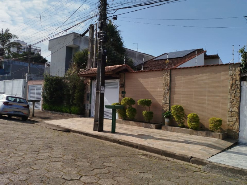 Casa à venda Centro com 183m² e 3 quartos por R$ 800.000 - foto-casa-peruibe-03.jpeg